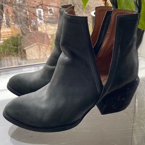 Jeffery Campbell size 7.5 ankle boots